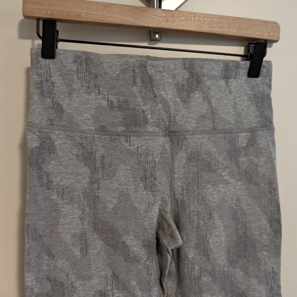 Athleta Sandbar Be Present Capri Crops Leggings | Size Small - Picture 3 of 9
